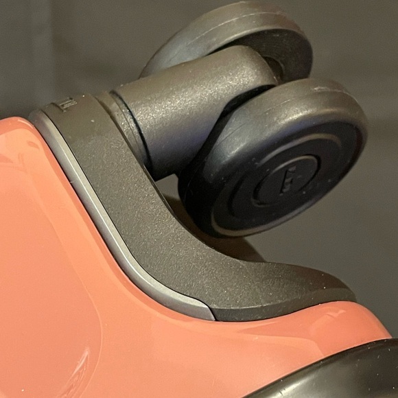 Tumi Blush Hardshell Luggage - Picture 11 of 16